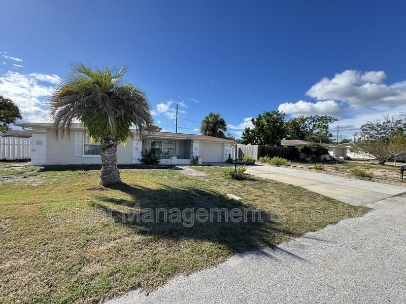 10921 Norwood Avenue - Photo 2 of 23