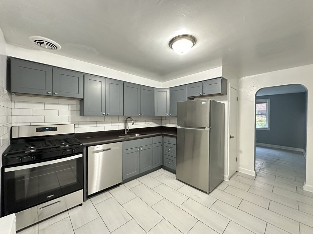 6717 N California Ave #GW - Photo 2 of 21
