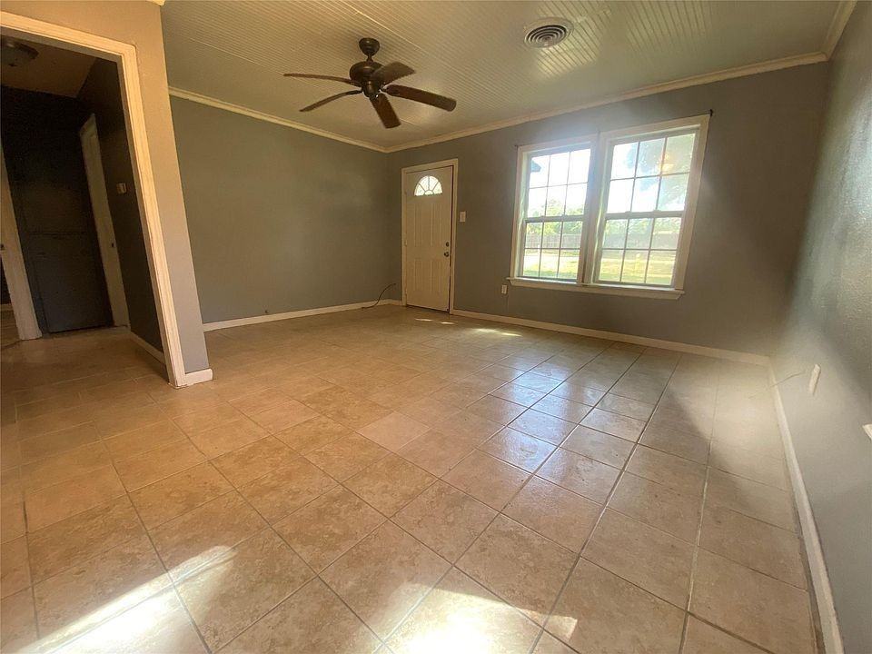 2103 Holly Drive - Photo 3 of 3