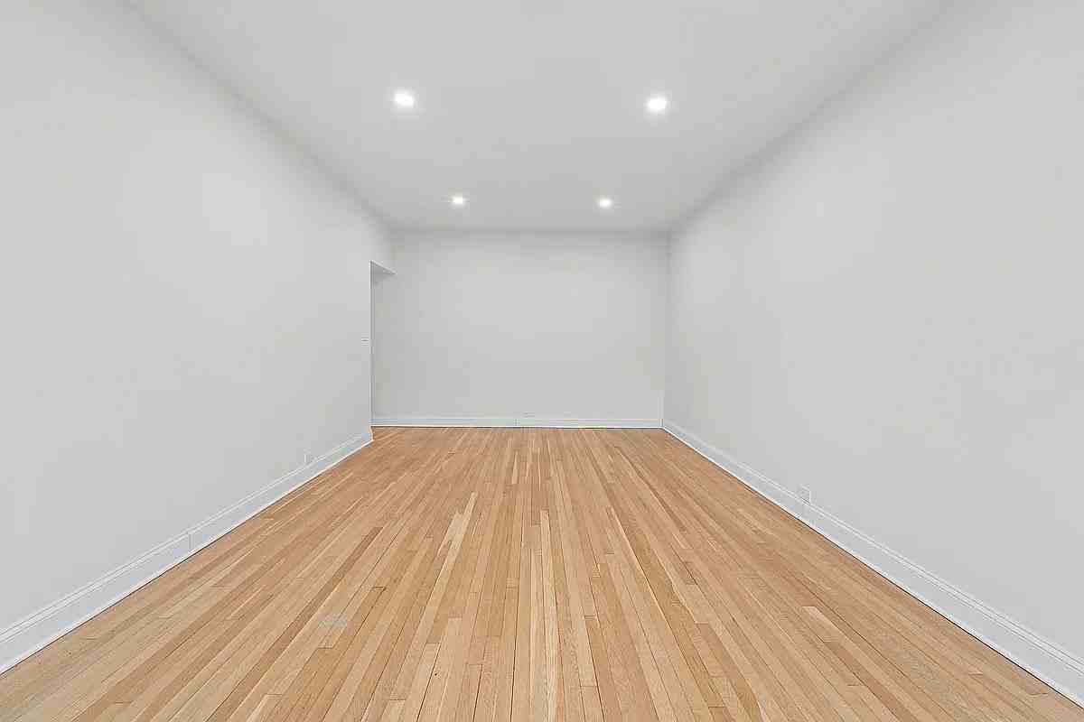 7810 34Th Ave - Photo 2 of 13