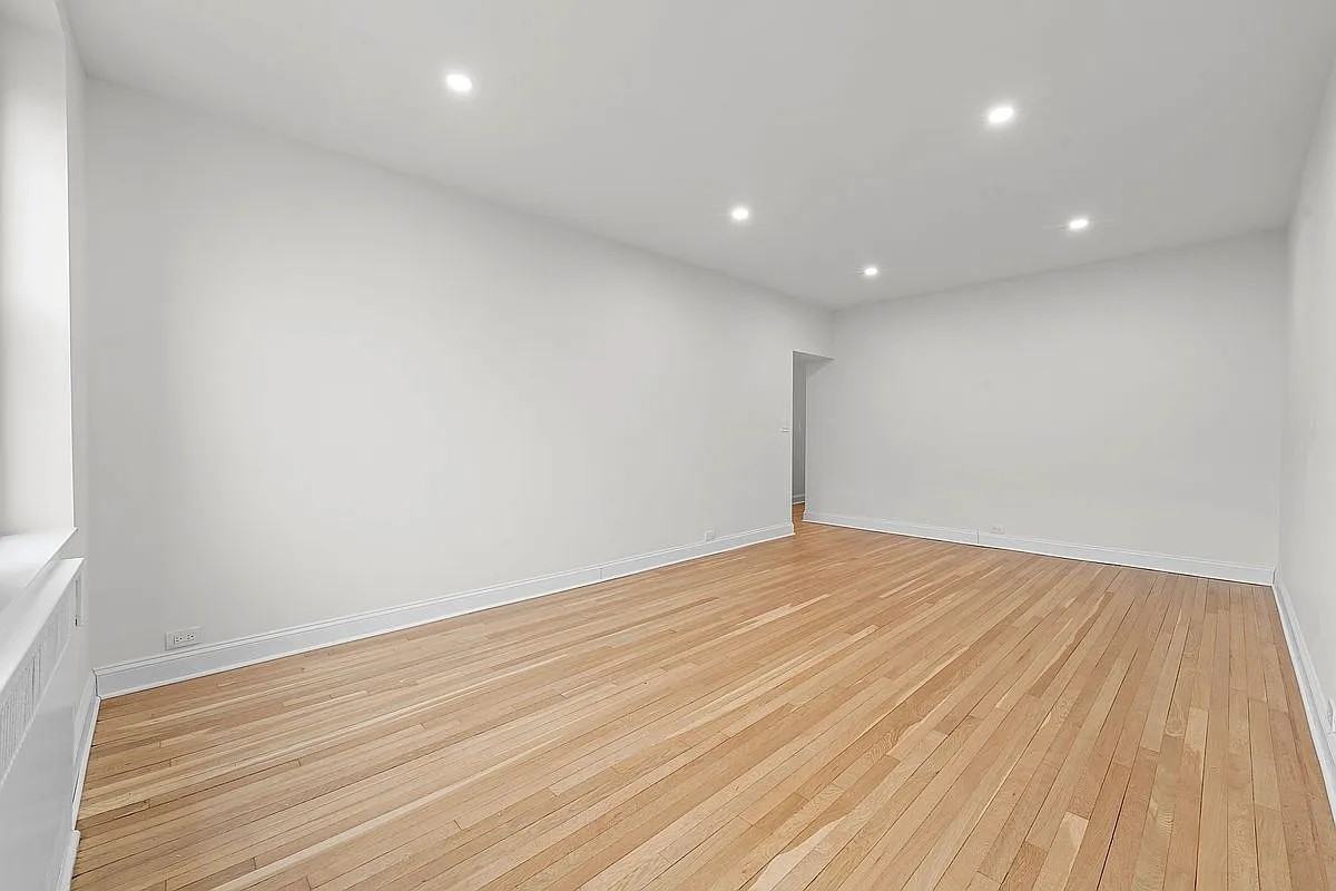 7810 34Th Ave - Photo 3 of 13