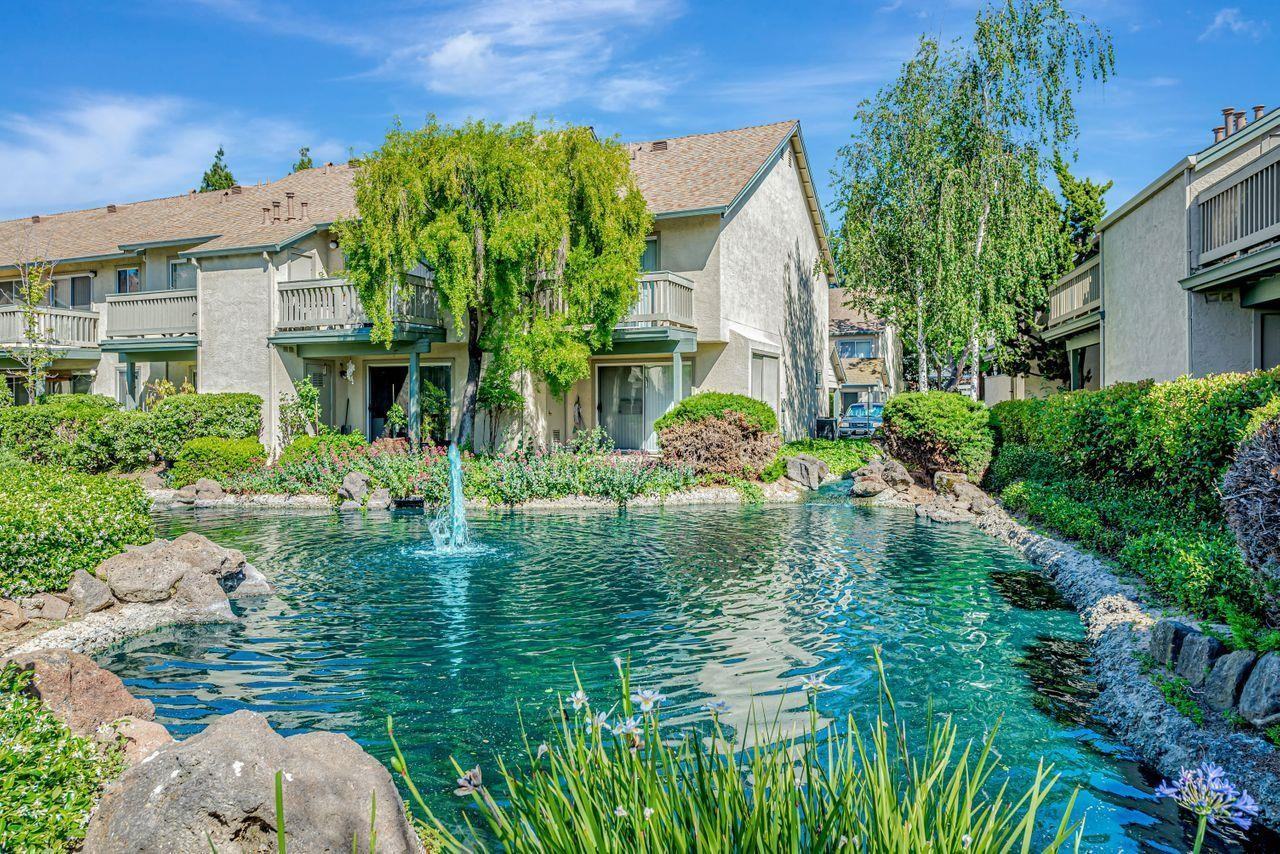 1046 Summerplace Dr - Photo 3 of 35