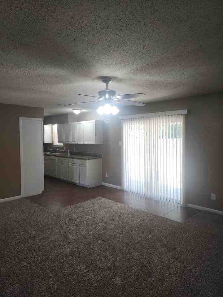 6401 Melinda Dr - Photo 3 of 16