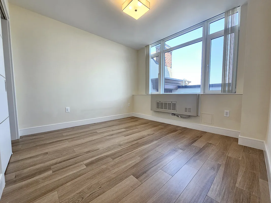 10314 Northern Blvd #6B - Photo 2 of 12