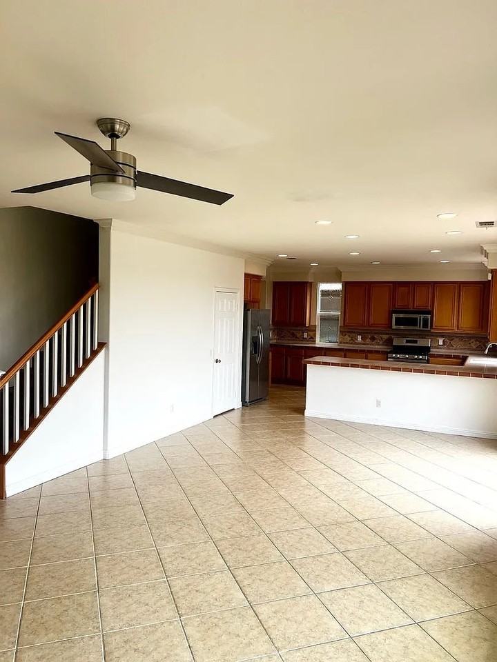 414 Corte Calypso - Photo 3 of 19