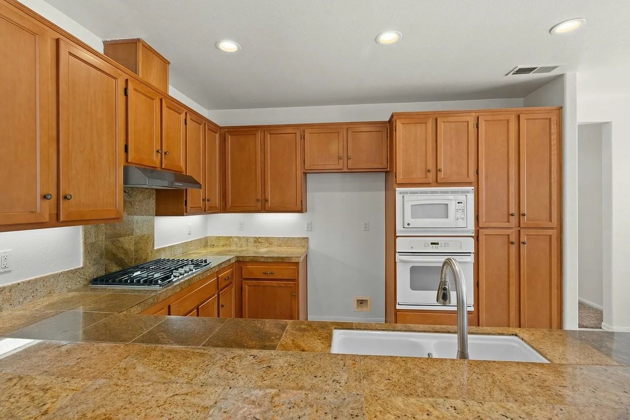 1067 Princess Kyra Pl - Photo 3 of 19