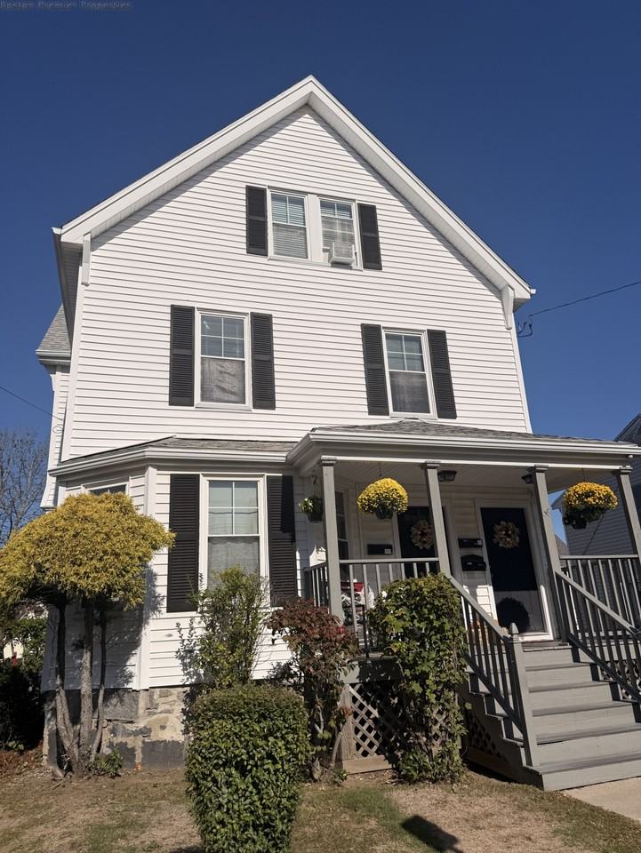 Hollis Ave #1 - Photo 3 of 17