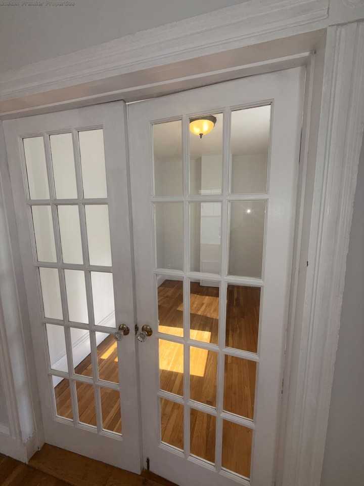 Hollis Ave #1 - Photo 6 of 17