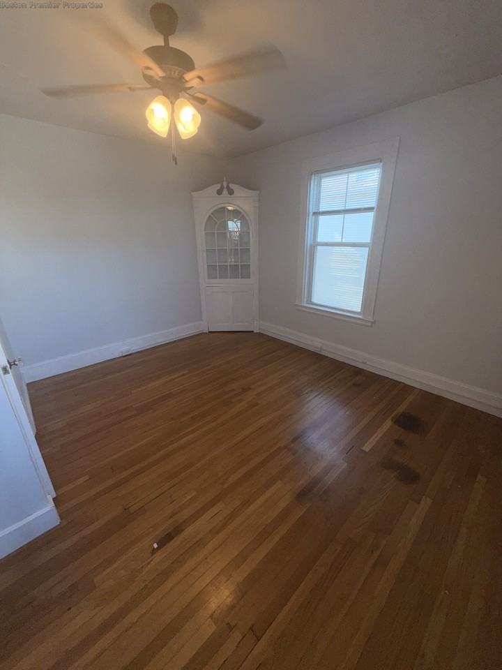 Hollis Ave #1 - Photo 7 of 17