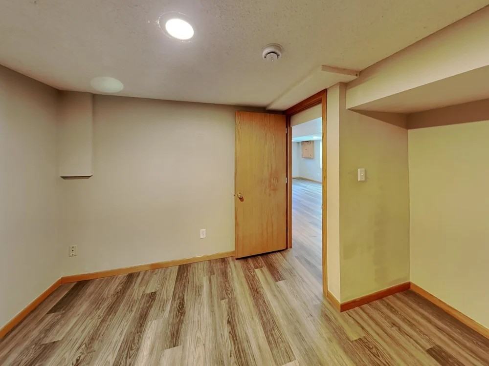 691 Helene Pl Ne #NA - Photo 2 of 14
