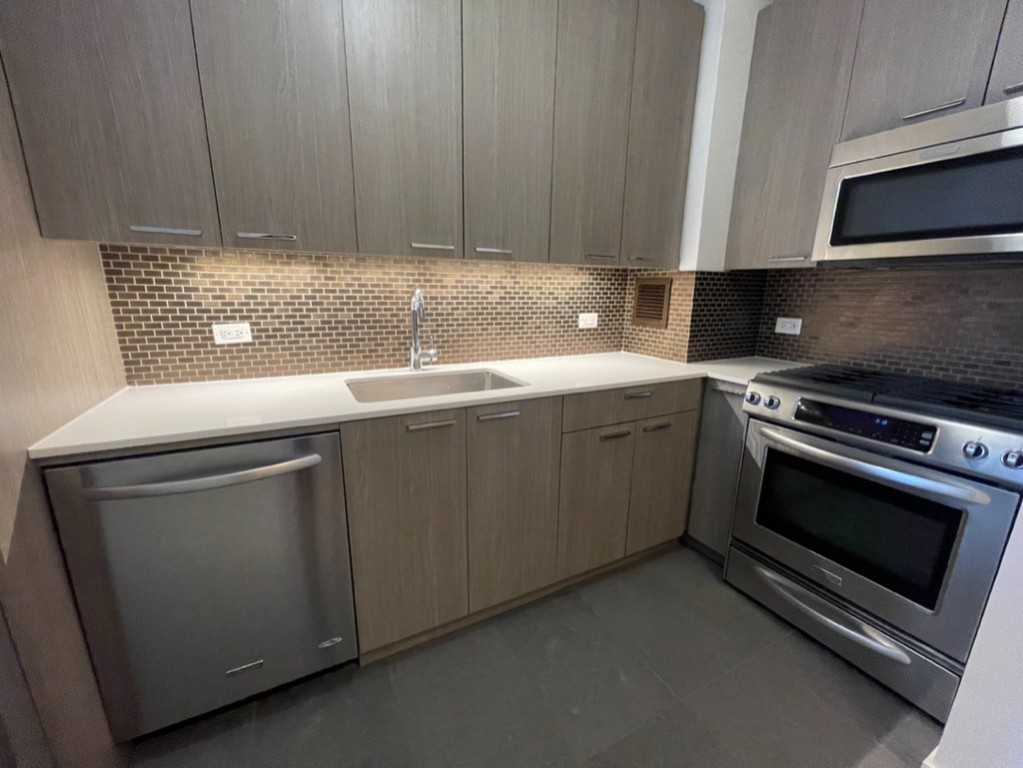 Duane St #12 - Photo 5 of 9