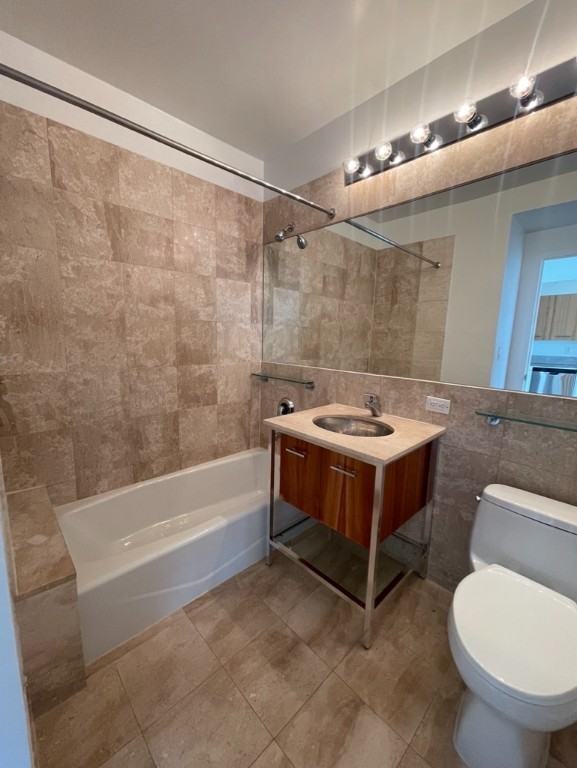 W 30th St #801 - Photo 6 of 8