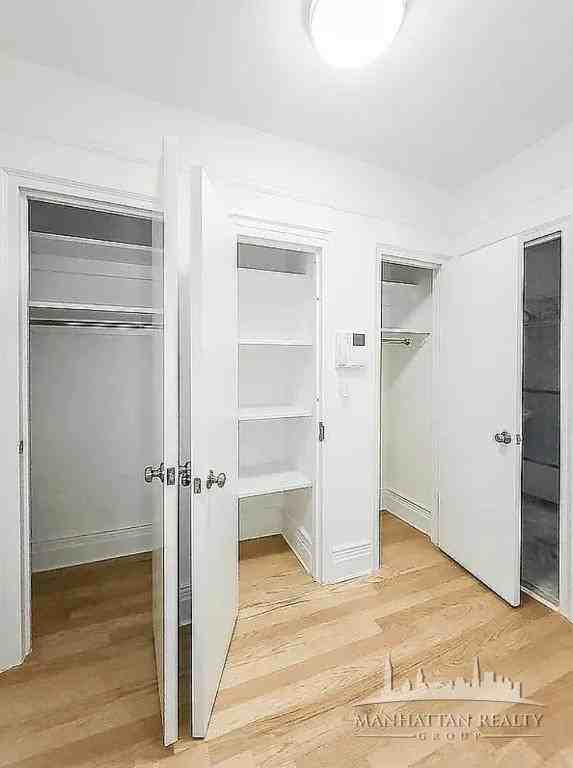 E 51st St #5F - Photo 3 of 4