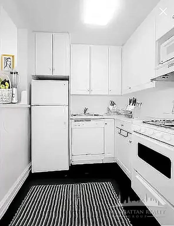 E 36th St #5G - Photo 3 of 4