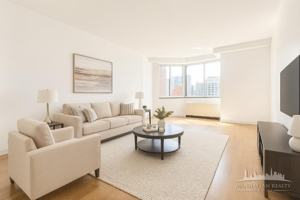 featured image of W 42nd St #32B