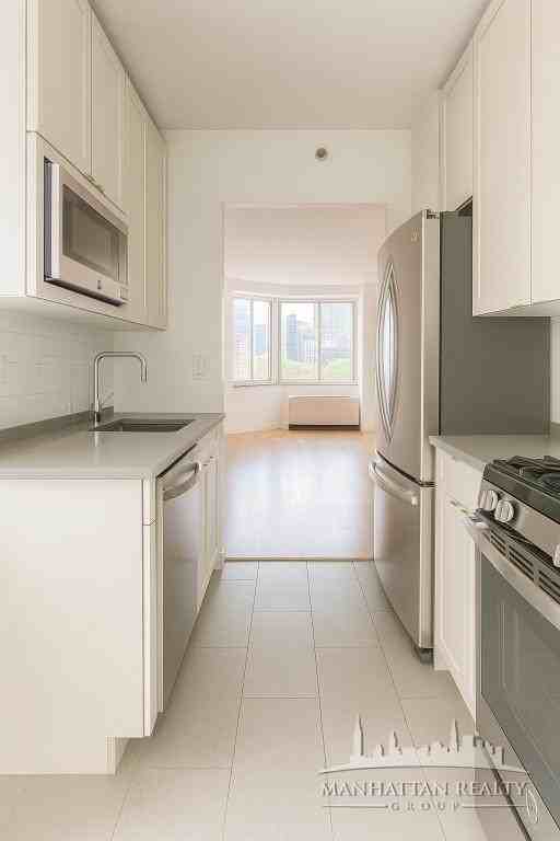 W 42nd St #32B - Photo 3 of 9