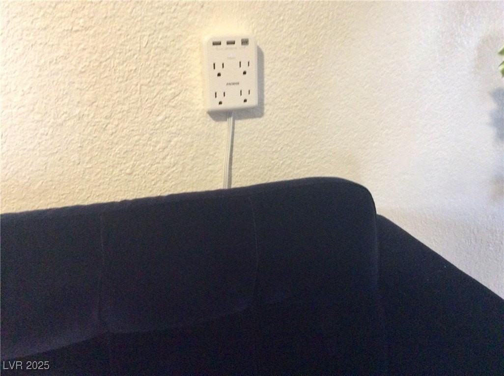 5108 Wilbur St - Photo 6 of 40