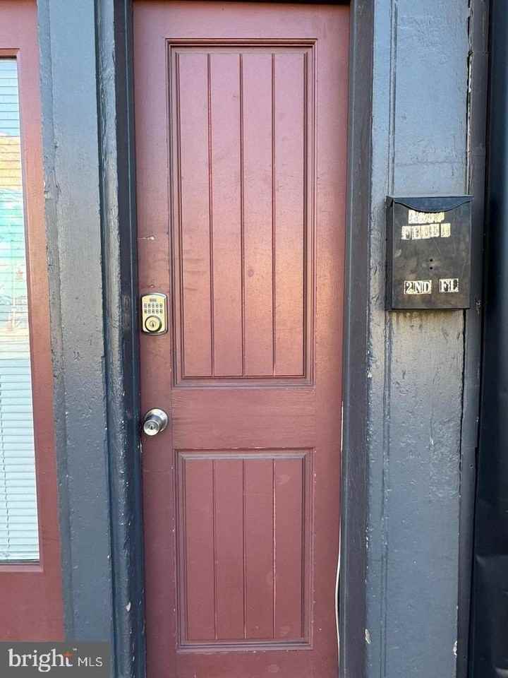 1637 Fleet St - Photo 2 of 10