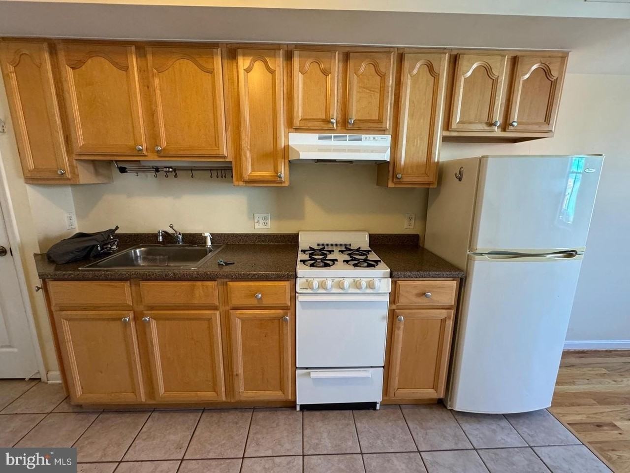 1637 Fleet St - Photo 5 of 10