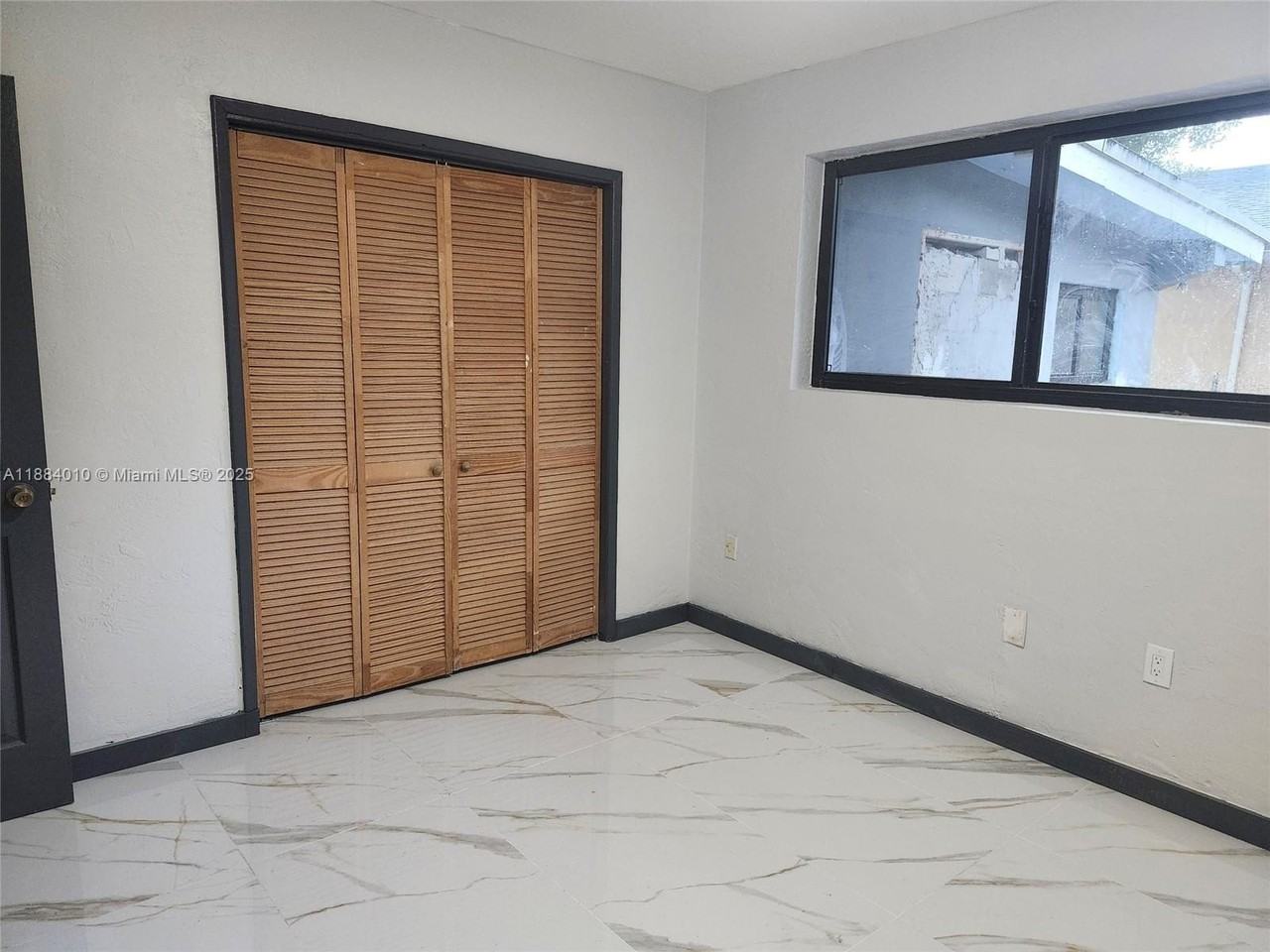 184 Nw 58th St #184 - Photo 3 of 6