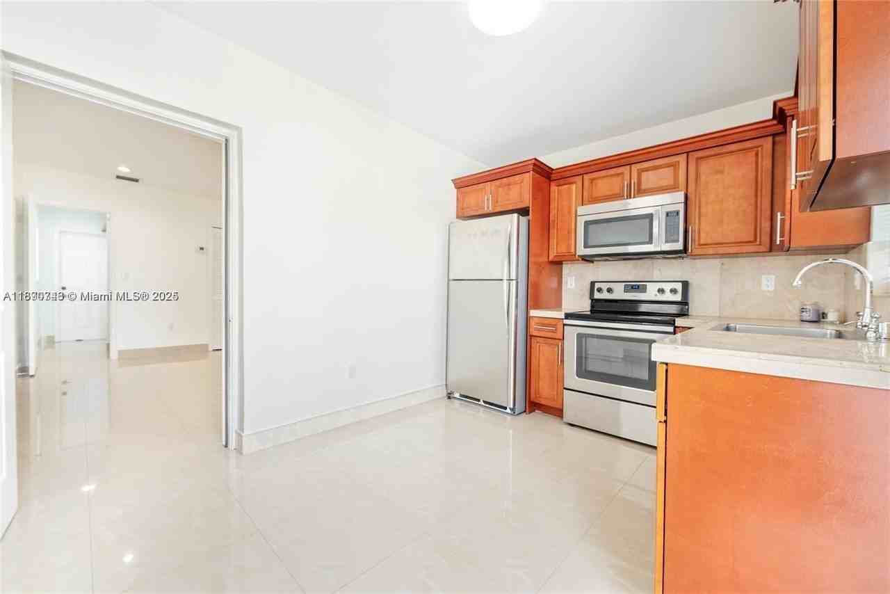 11480 Sw 42nd Ter #2 - Photo 3 of 12