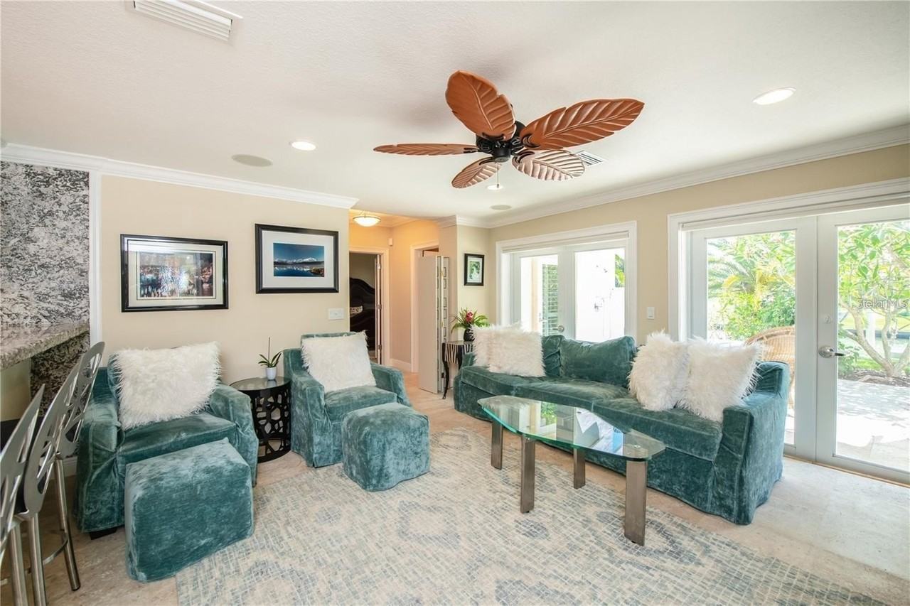 5645 America Dr - Photo 5 of 26