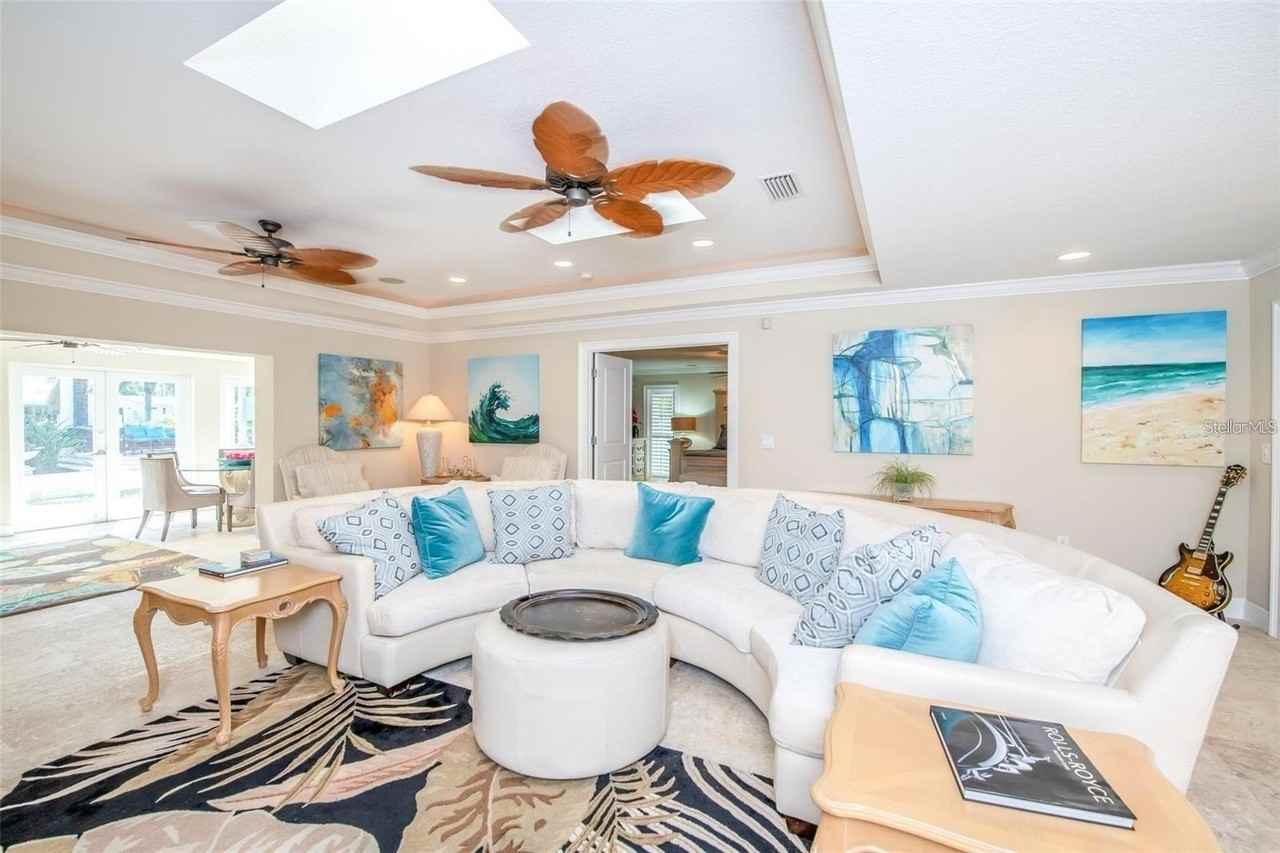 5645 America Dr - Photo 6 of 26