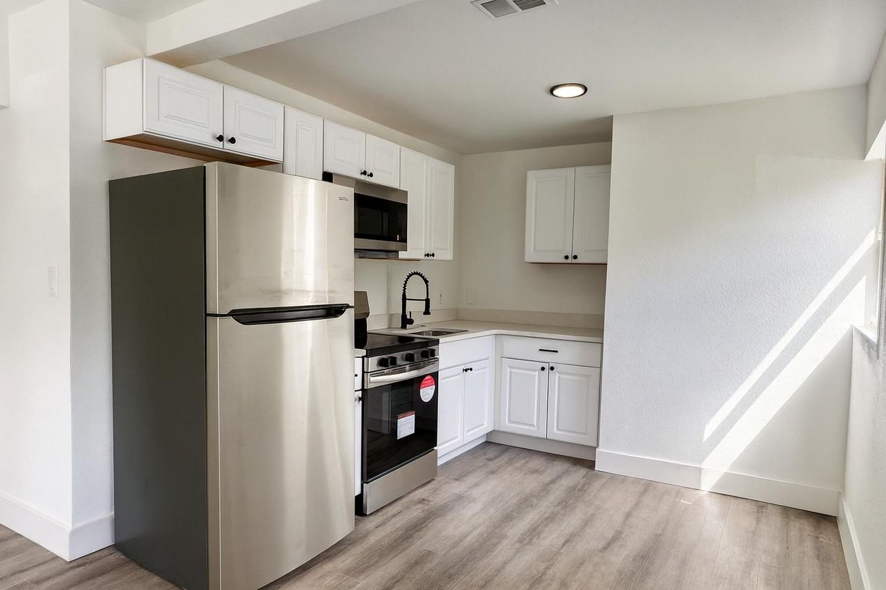 2606 E 18th Ave Unit #2 - Photo 4 of 17