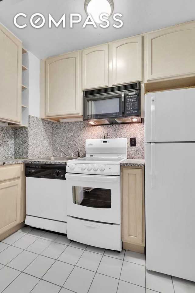 465 Park Avenue #26C - Photo 6 of 9