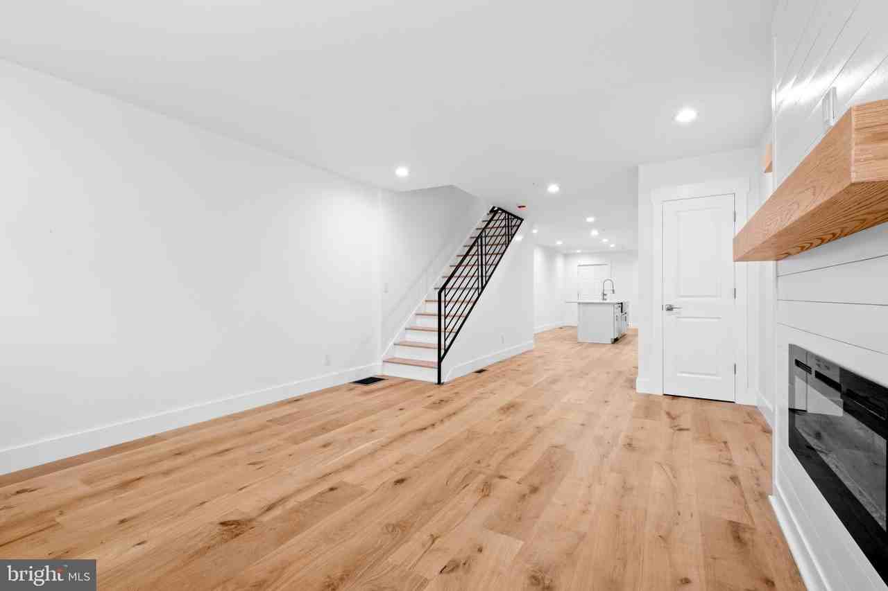 2049 E Letterly St - Photo 4 of 35