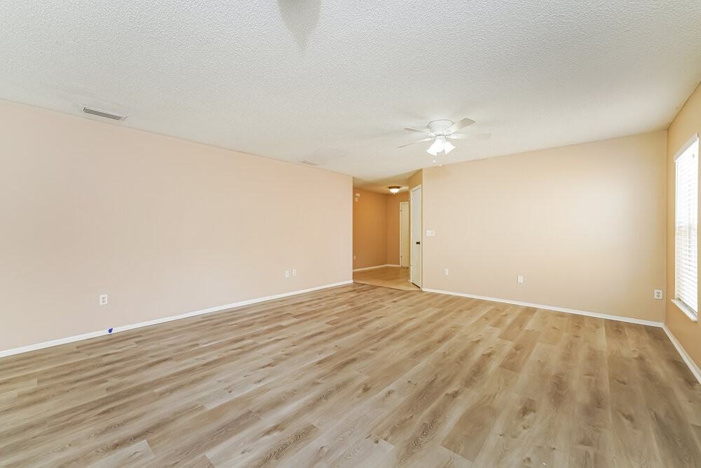 3119 Holland Dr - Photo 5 of 16