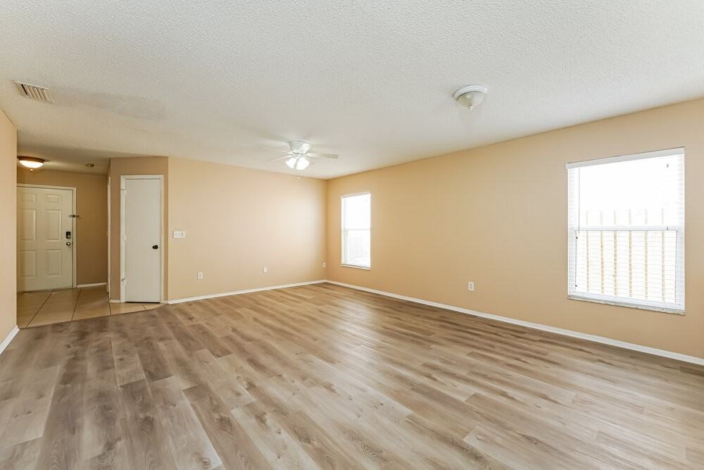 3119 Holland Dr - Photo 6 of 16