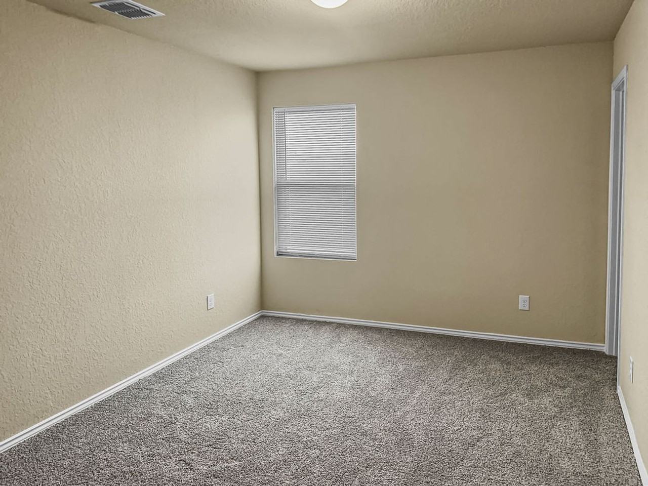 2616 Gideon Ln - Photo 2 of 20