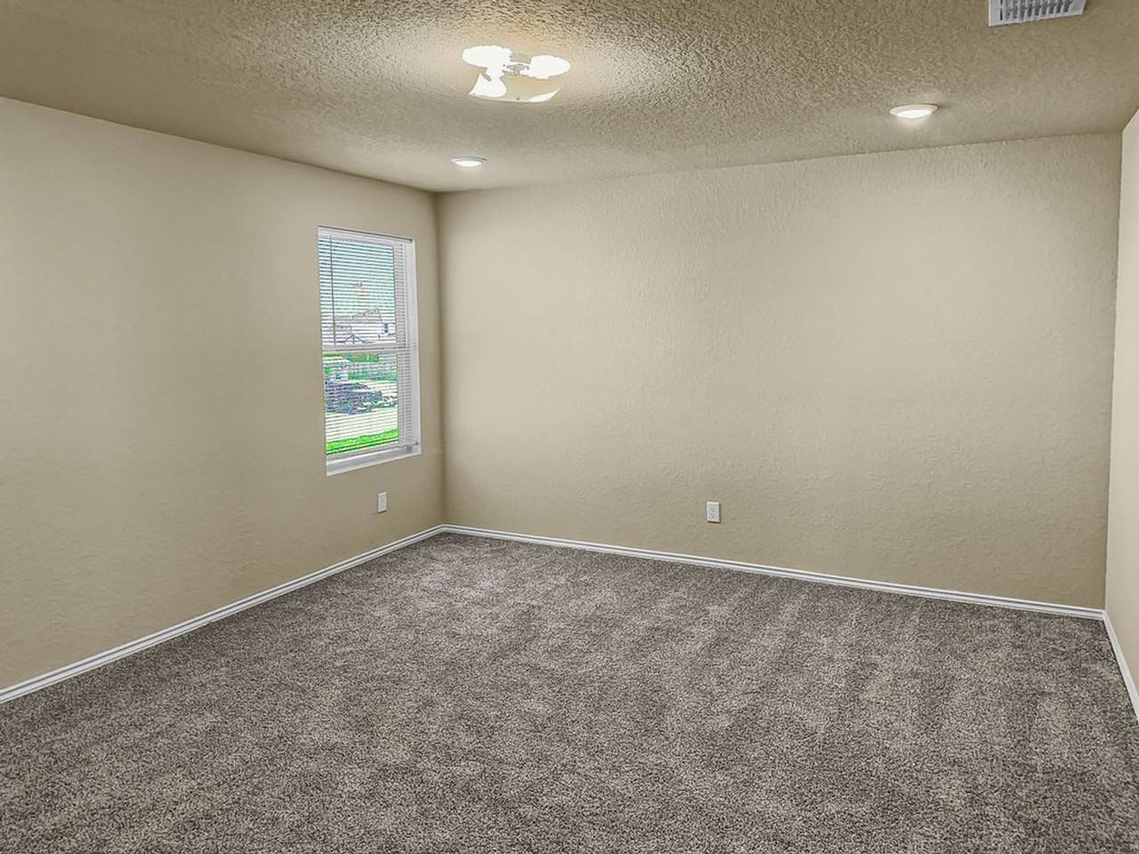 2616 Gideon Ln - Photo 3 of 20