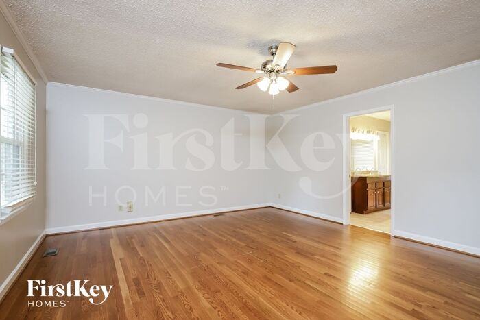 7012 Abington Ct - Photo 2 of 15