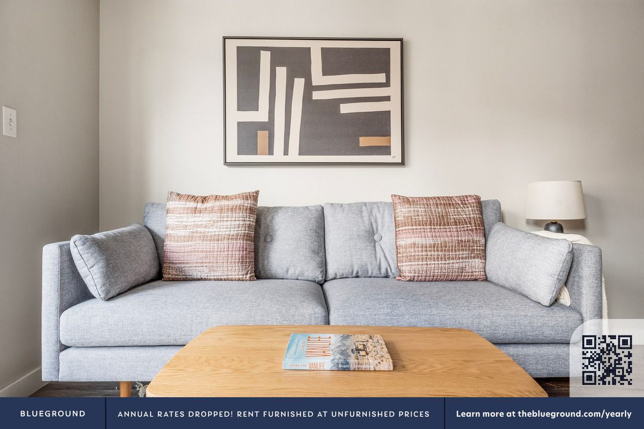 526 Yale Ave N #928 - Photo 4 of 24