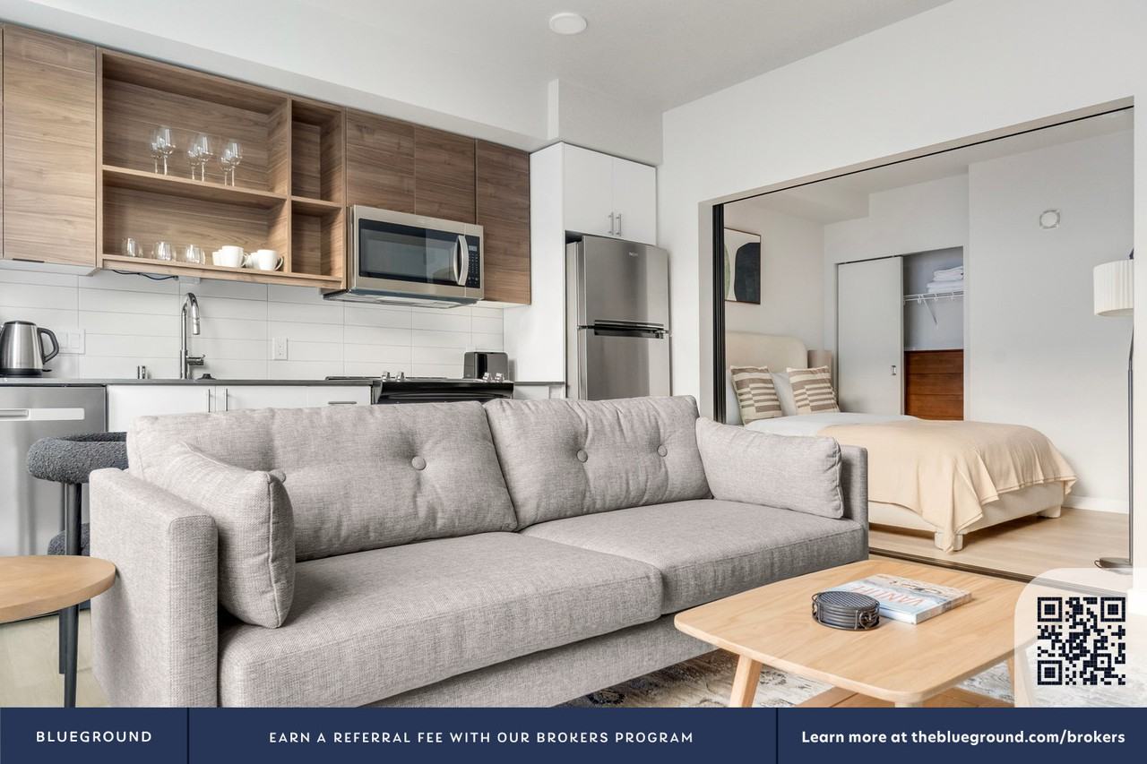 2222 15th Ave W #938 - Photo 5 of 31