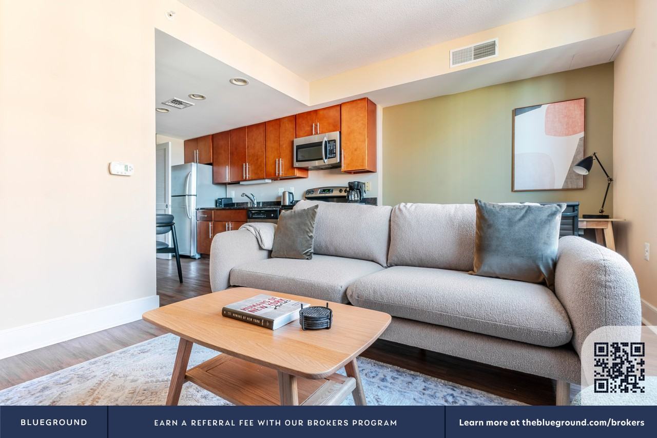 425 L St Nw #1196 - Photo 4 of 30