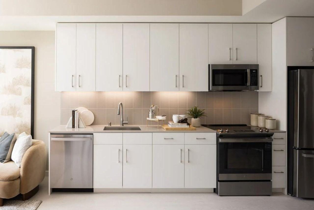 240 South Taaffe Street - Photo 3 of 25