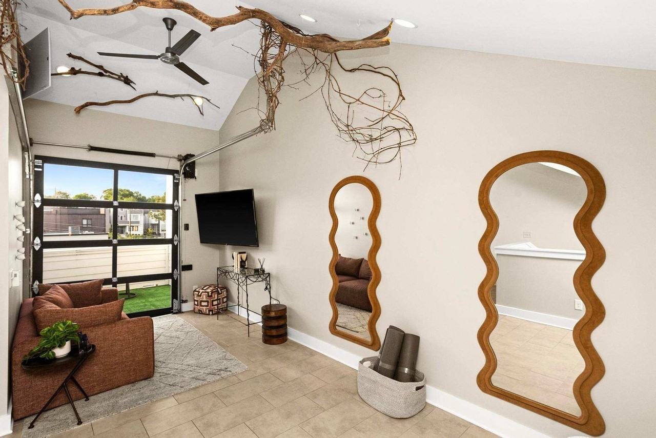 776 E Argyle Ave #1312347P - Photo 7 of 46