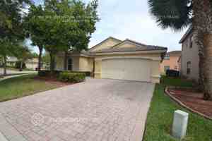 featured image of 3746 Torres Cir