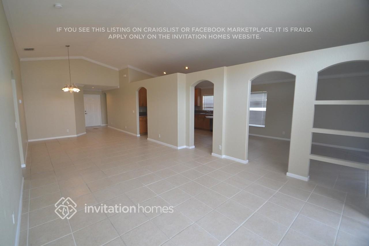 3746 Torres Cir - Photo 3 of 12