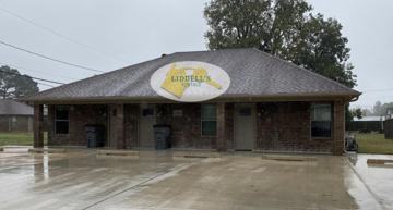 featured image of 416 W Locust St