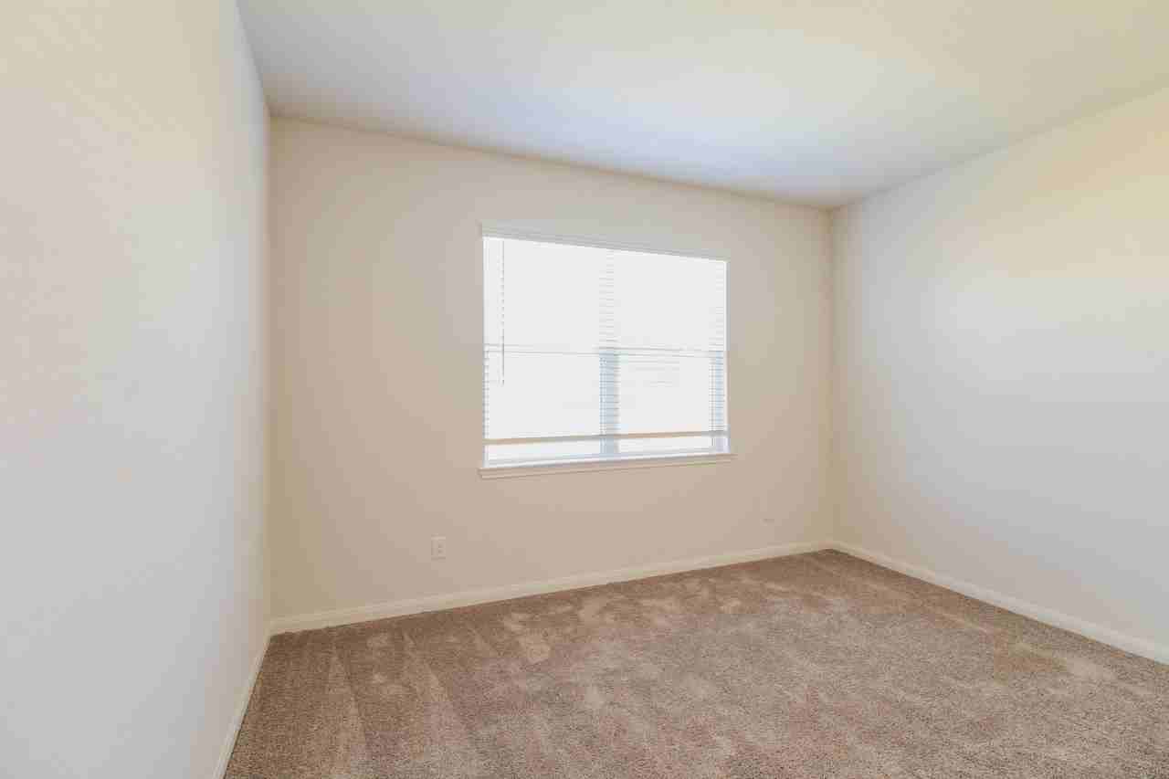 26701 Frost Dr - Photo 6 of 28