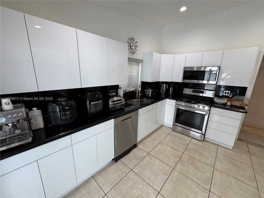 Sw 176th St - Photo 3 of 3