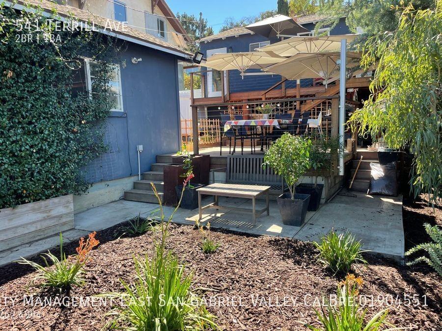 541 Terrill Ave - Photo 2 of 19