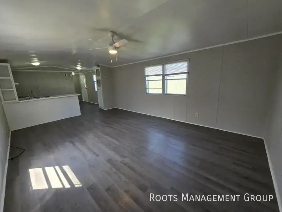 8507 N Selkirk Dr - Photo 2 of 15