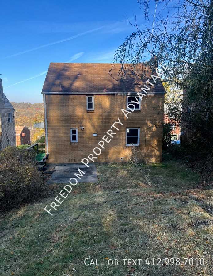 2066 Lindsay Rd - Photo 5 of 17