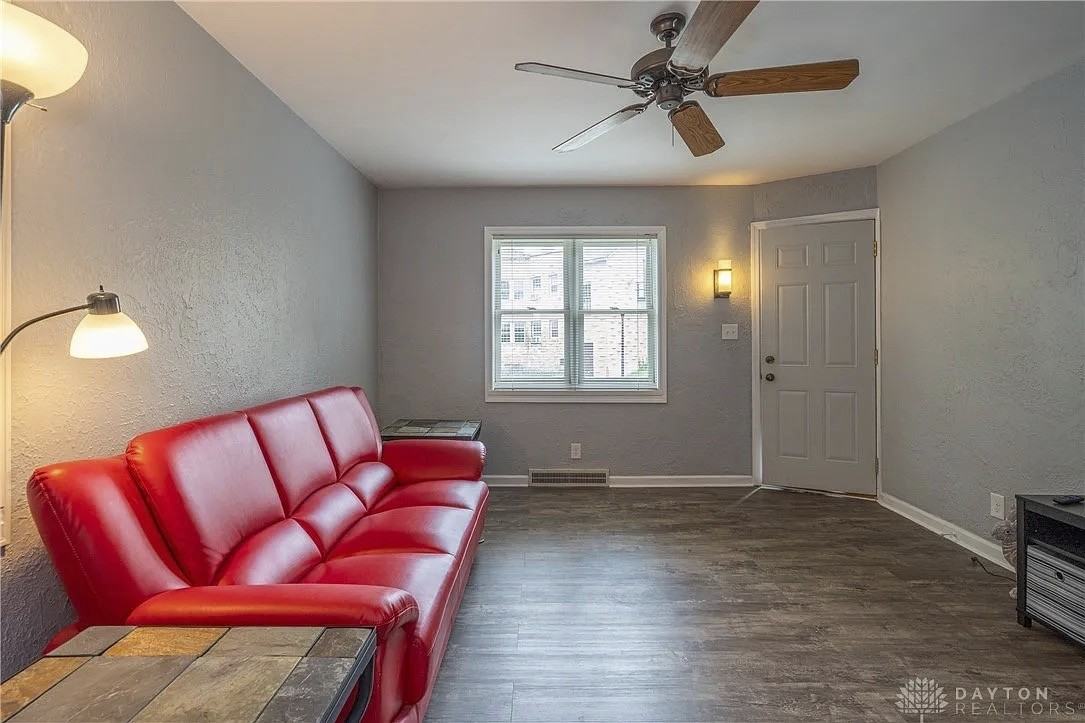 231 W Mcpherson St #1 - Photo 3 of 6