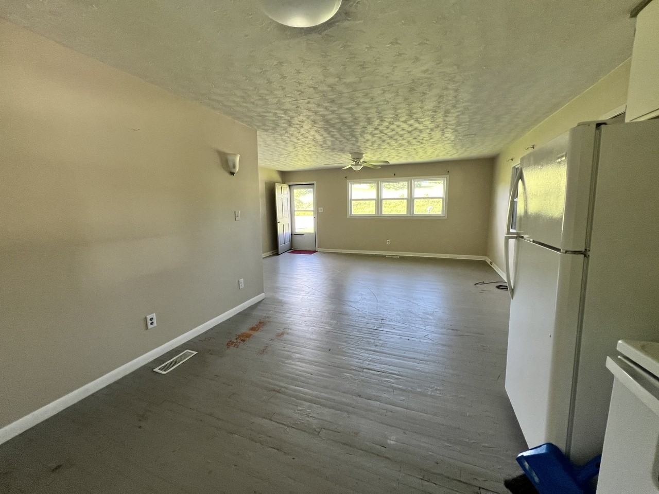 1469 Douglas Dam Rd - Photo 3 of 5